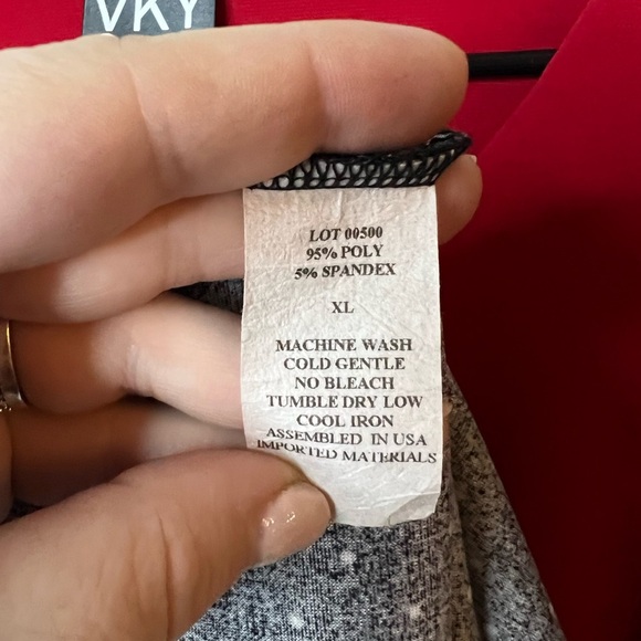 Lightweight Color Block Dress - Picture 2 of 7